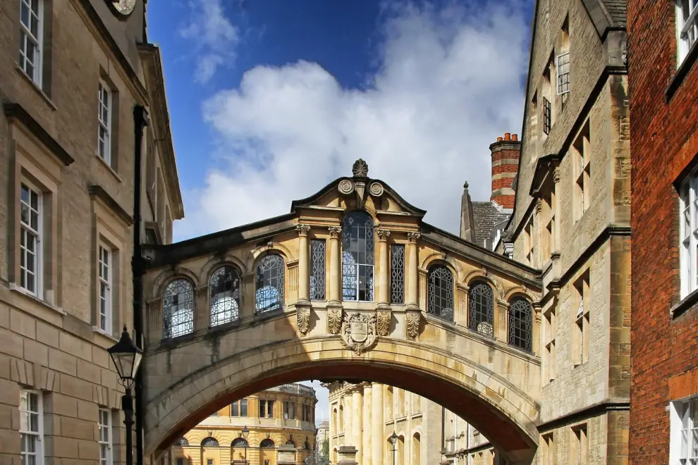 Wanderreise England – Auf dem Thames Path von Oxford nach Windsor: Bridge of Sighs in Oxford, Bild von Wolfgang Claussen auf Pixabay