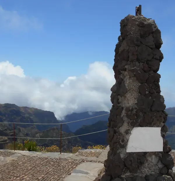 Mietwagenrundreise Madeira: Gipfel des Pico Ruivo