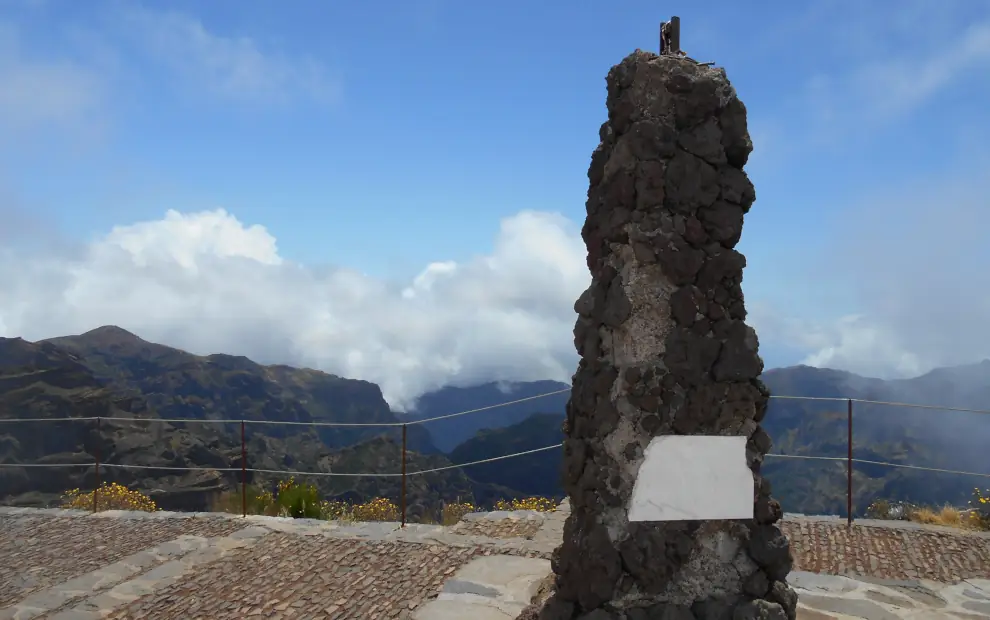 Mietwagenrundreise Madeira: Gipfel des Pico Ruivo