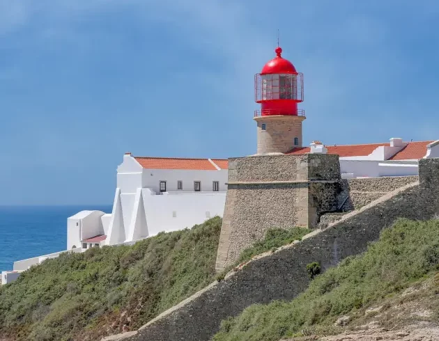 Wanderreise Fischerpfad: Leuchtturm von Sagres, Bild von Markus Kammermann auf Pixabay