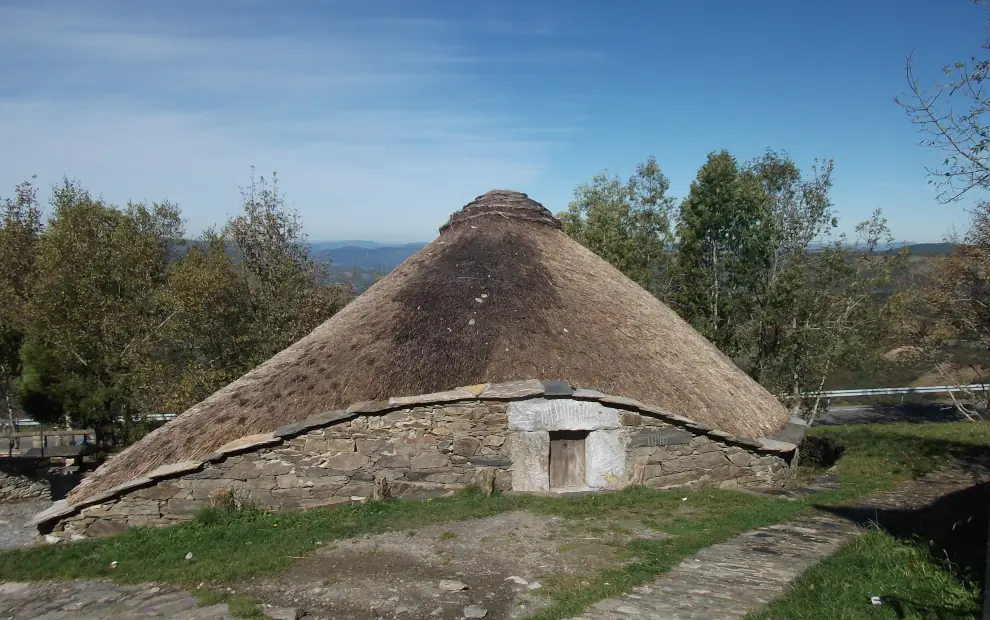Wanderreise Jakobsweg von Ponferrada nach Santiago: Pallozas in O Cebreiro