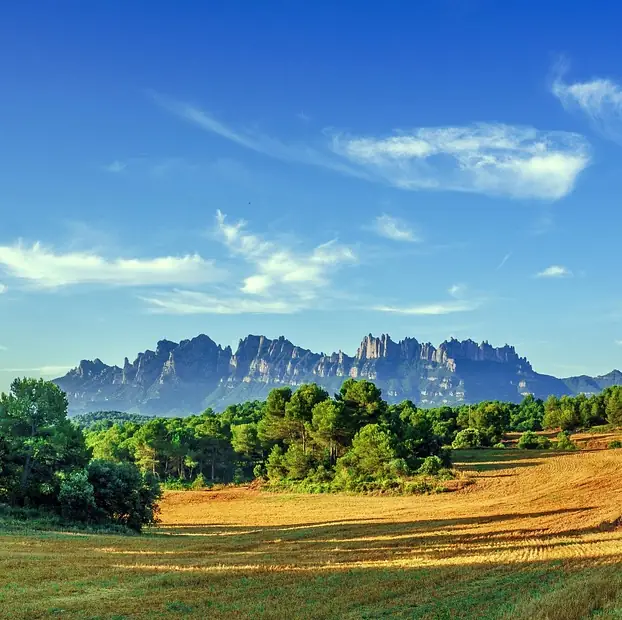 Wanderreise Katalonien: Blick auf das Montserrat-Gebirge