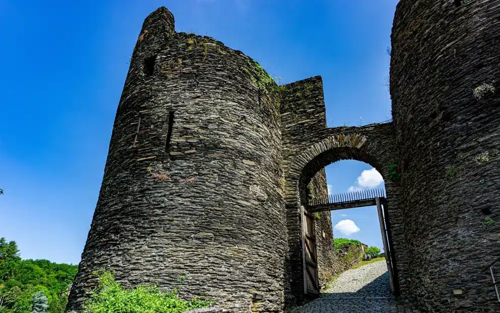 Wanderreise Ardennen: Burg von La Roche-en-Ardenne