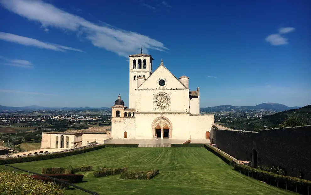 Wandern auf dem Franziskusweg: Basilica di San Francesco in Assisi