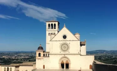 Wandern auf dem Franziskusweg: Basilica di San Francesco in Assisi
