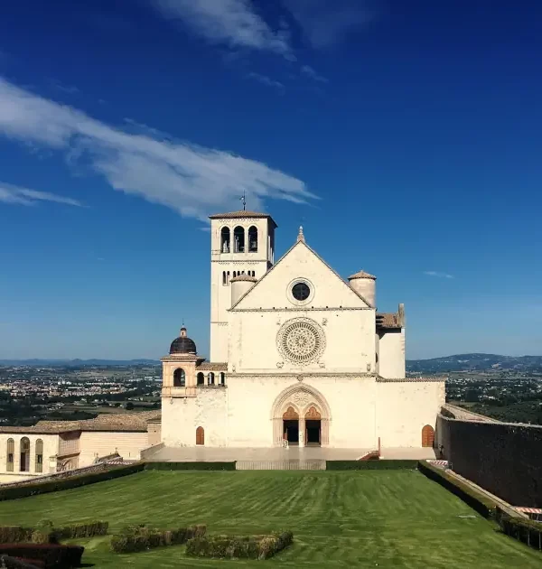 Wandern auf dem Franziskusweg: Basilica di San Francesco in Assisi