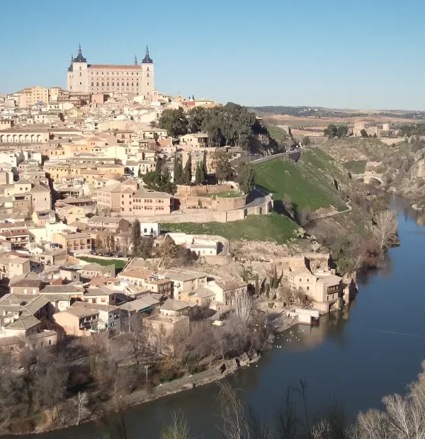 Eisenbahnreise Spanien: Blick auf die Altstadt Toledos