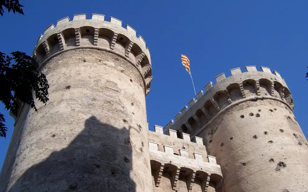 Eisenbahnreise Spanien: Stadttor in Valencia