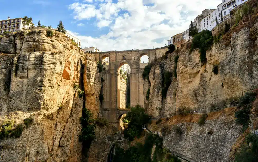 Wanderreise Andalusien: Grazalema: Blick auf die Brücke von Ronda