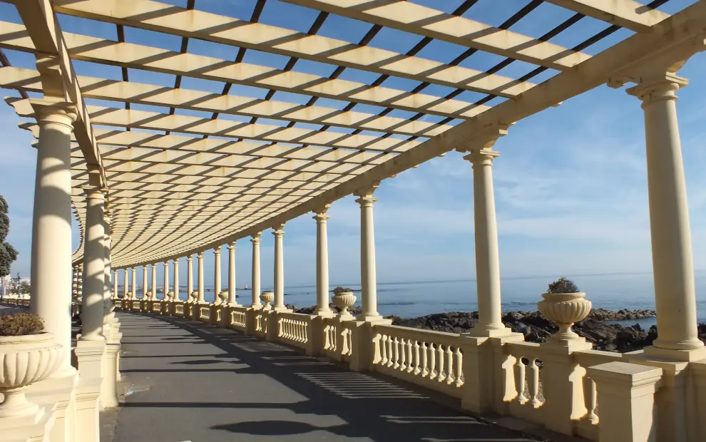 Wanderreise Caminho Português - Küstenwandern im Norden Portugal: Pergola in Foz do Douro