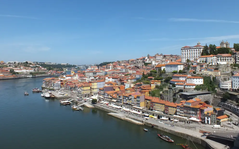 Wanderreise Caminho Português - Küstenwandern im Norden Portugal: Blick auf Porto und den Douro